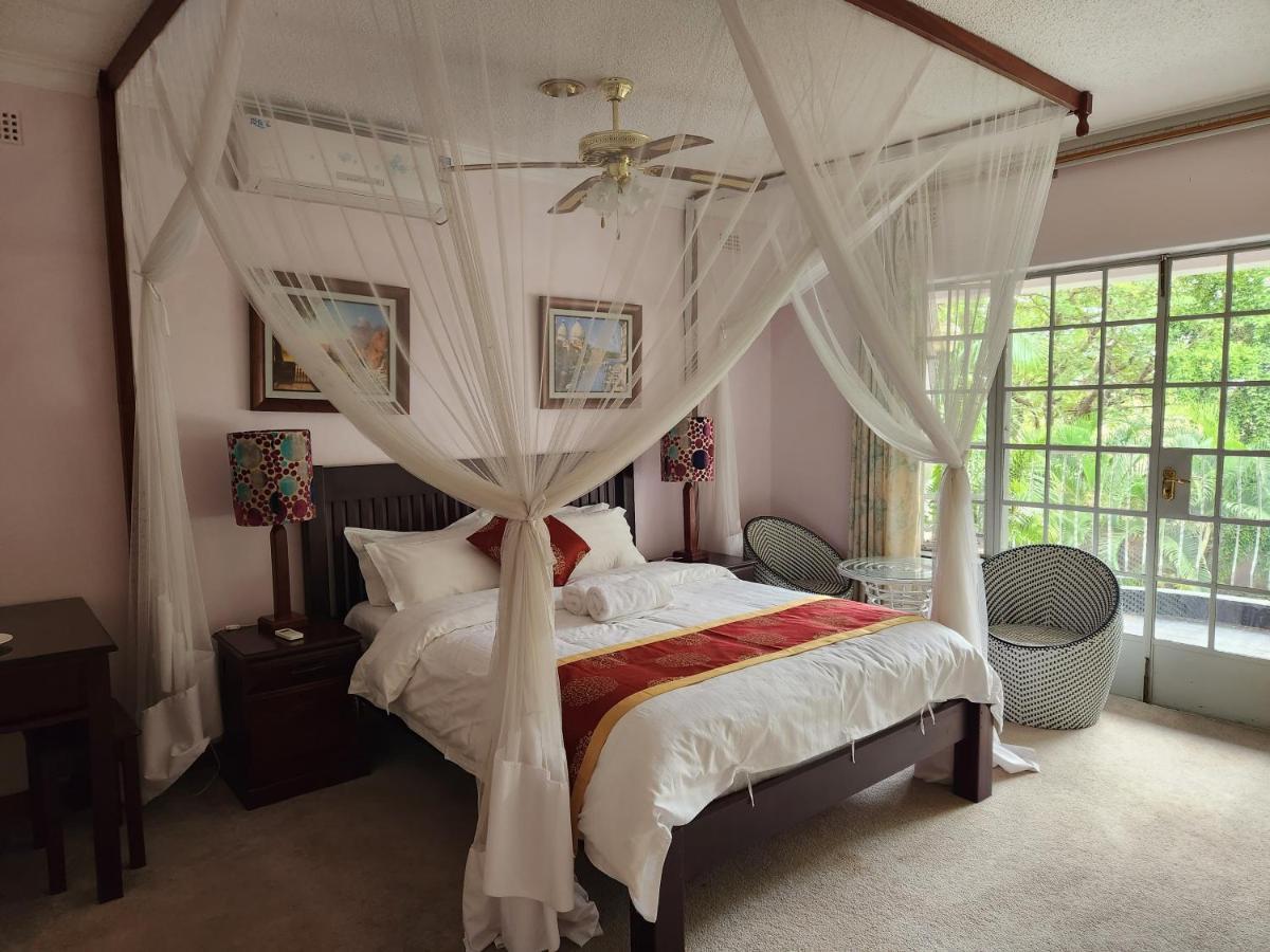 Jacaranda Lodge Victoria Falls Exterior foto
