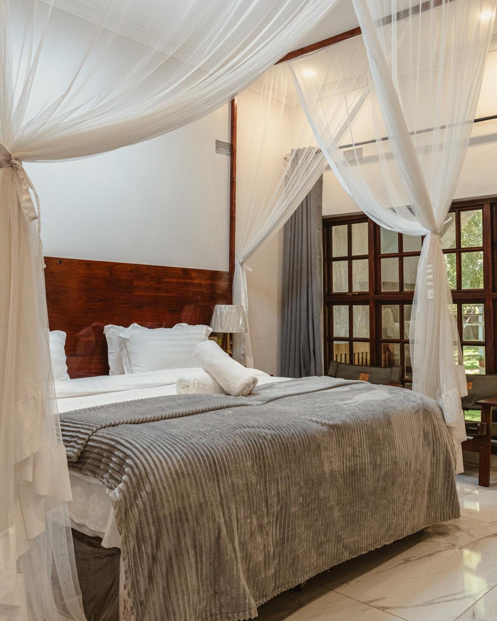 Jacaranda Lodge Victoria Falls Exterior foto