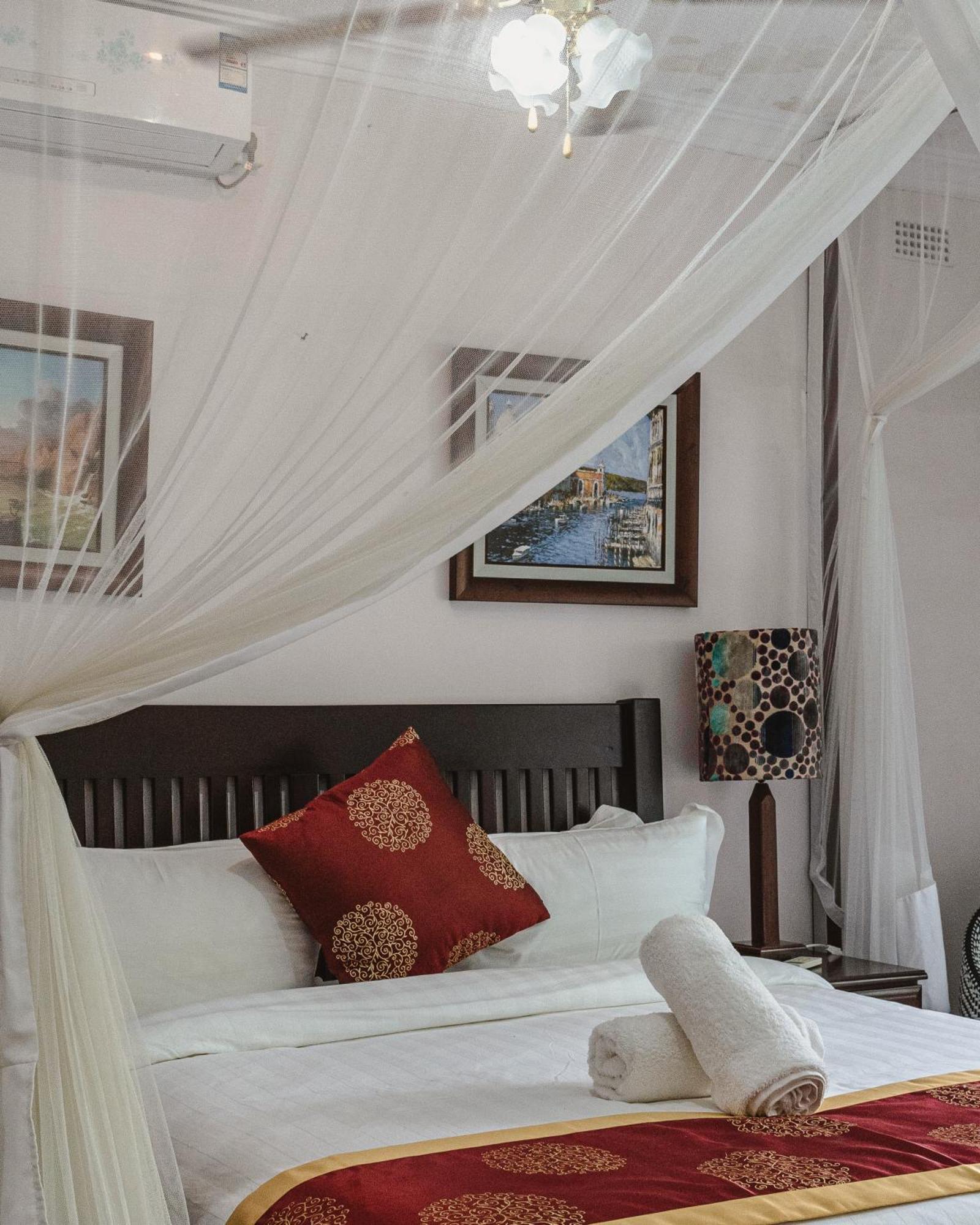 Jacaranda Lodge Victoria Falls Exterior foto