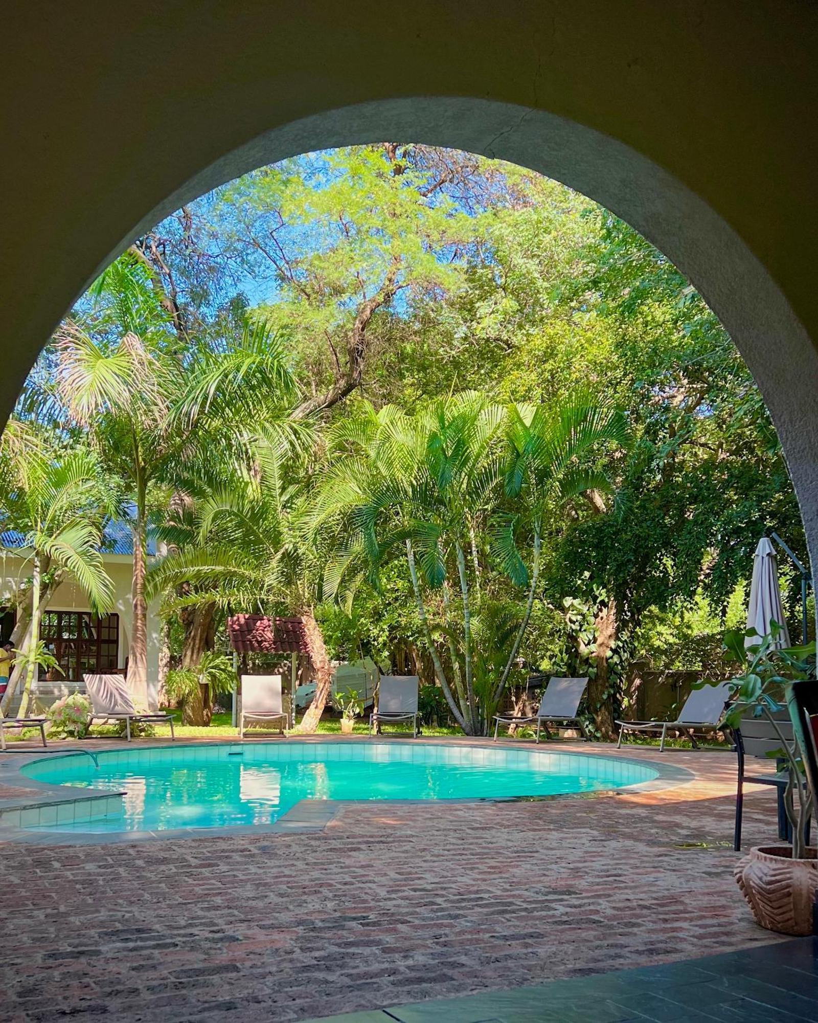 Jacaranda Lodge Victoria Falls Exterior foto